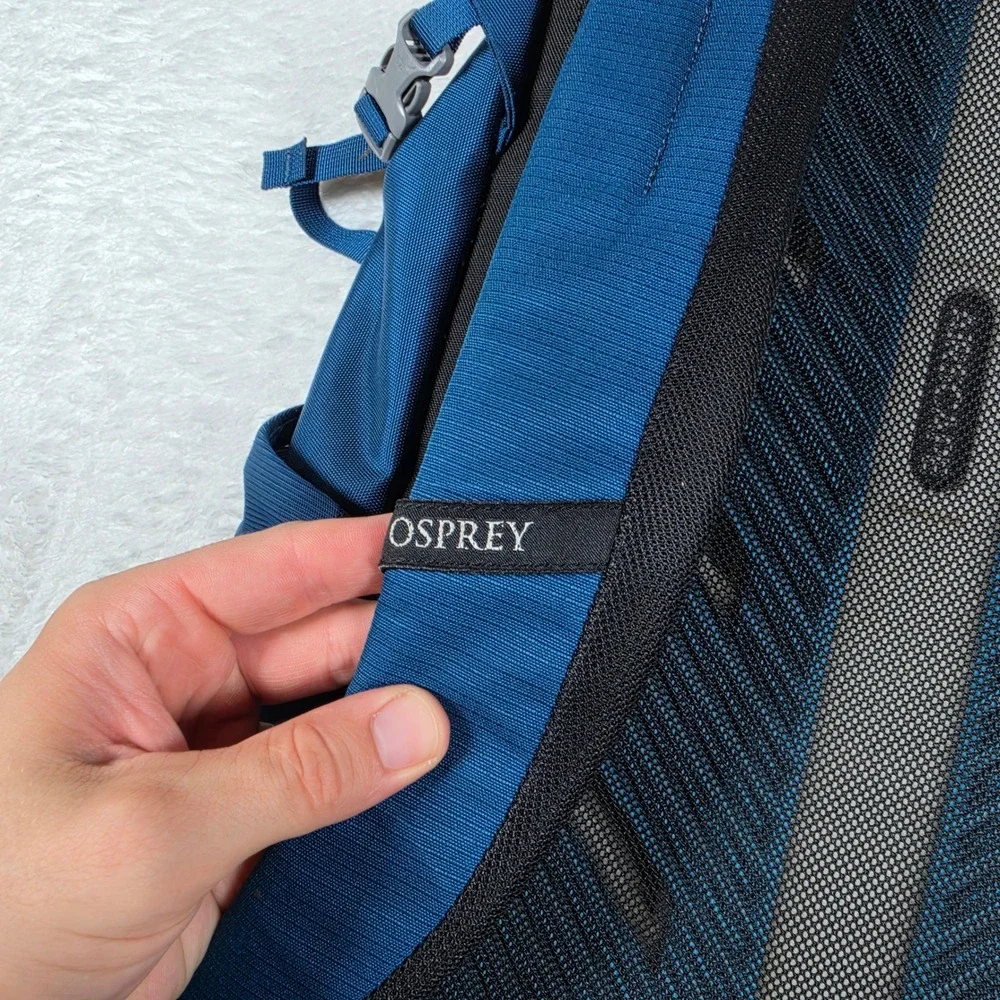Osprey Axis Backpack Unisex O/S Blue Laptop Sleeve Hiking Travel F22TBS03